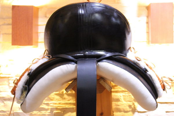 silla vaquera, montura vaquera, silla de competición, doma vaquera
