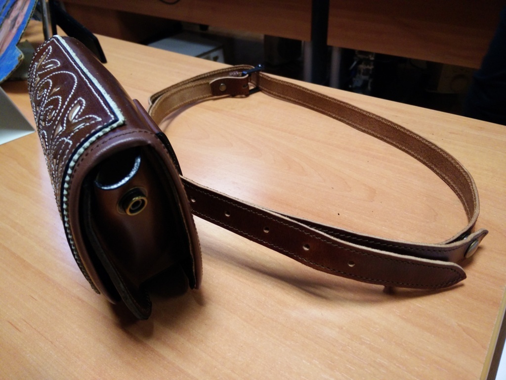 Bolso rociero con cinturón
